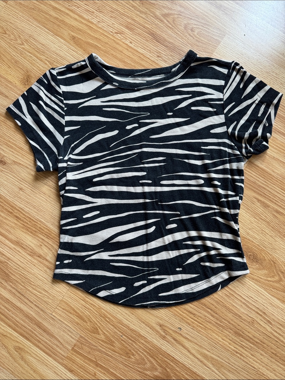 Zebra-Print Short Sleeve Tee [Old Navy] - size M